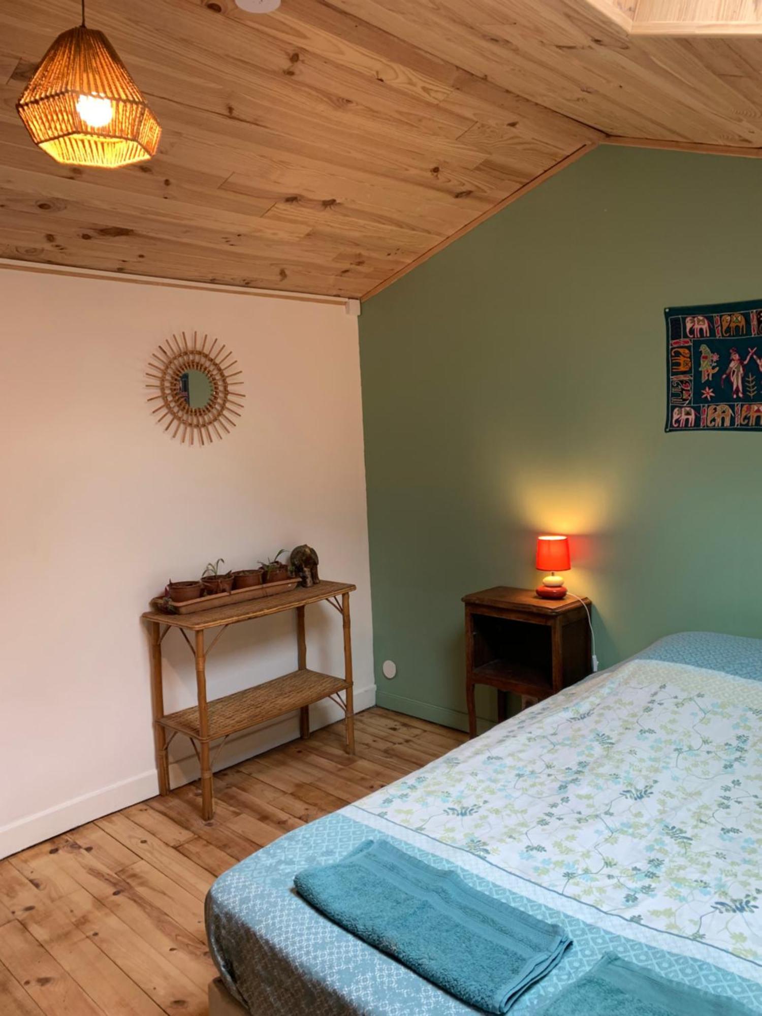 Les Favouilles - Gite & Chambres D Hotes Dauphin Eksteriør billede