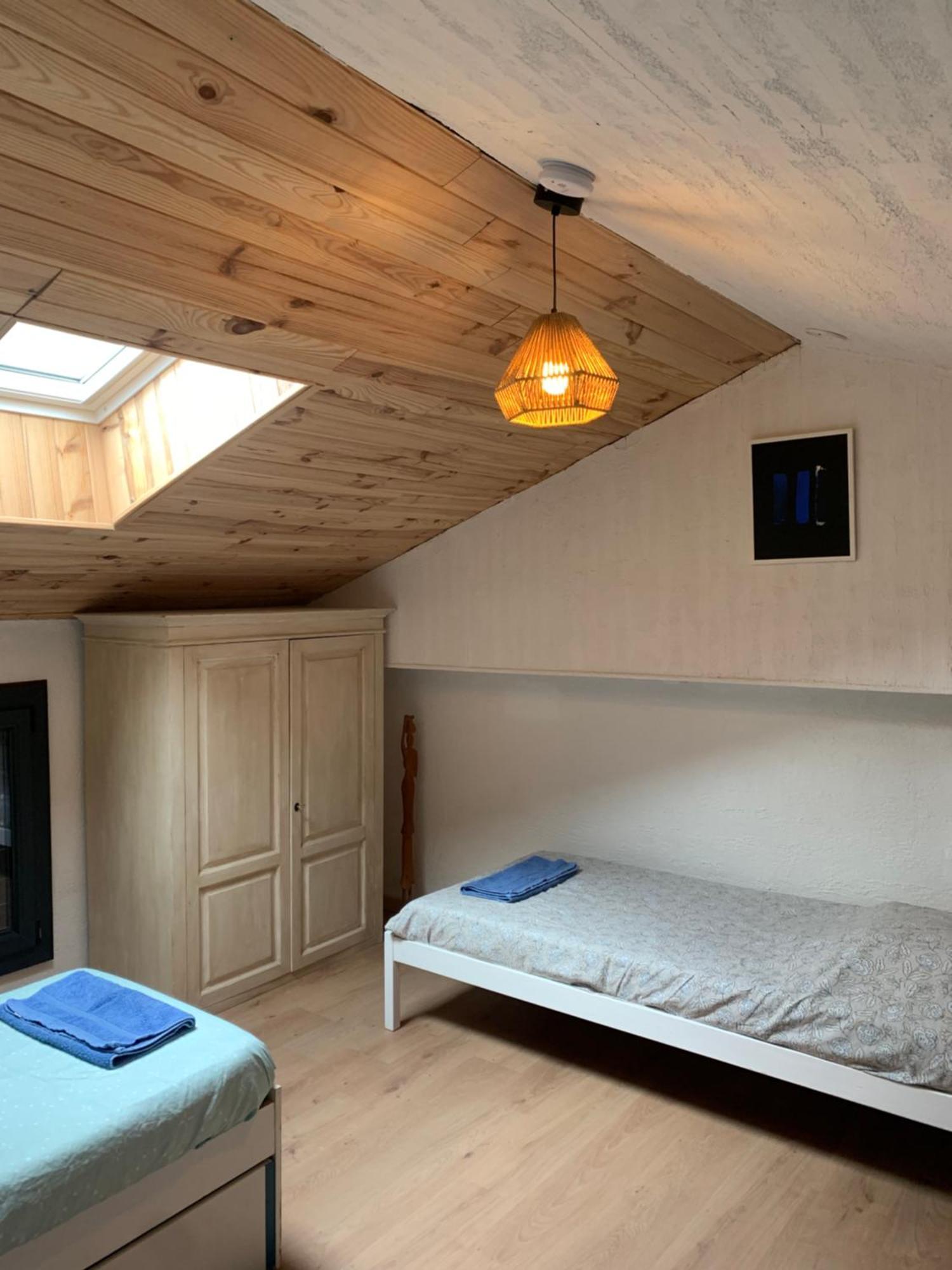 Les Favouilles - Gite & Chambres D Hotes Dauphin Værelse billede