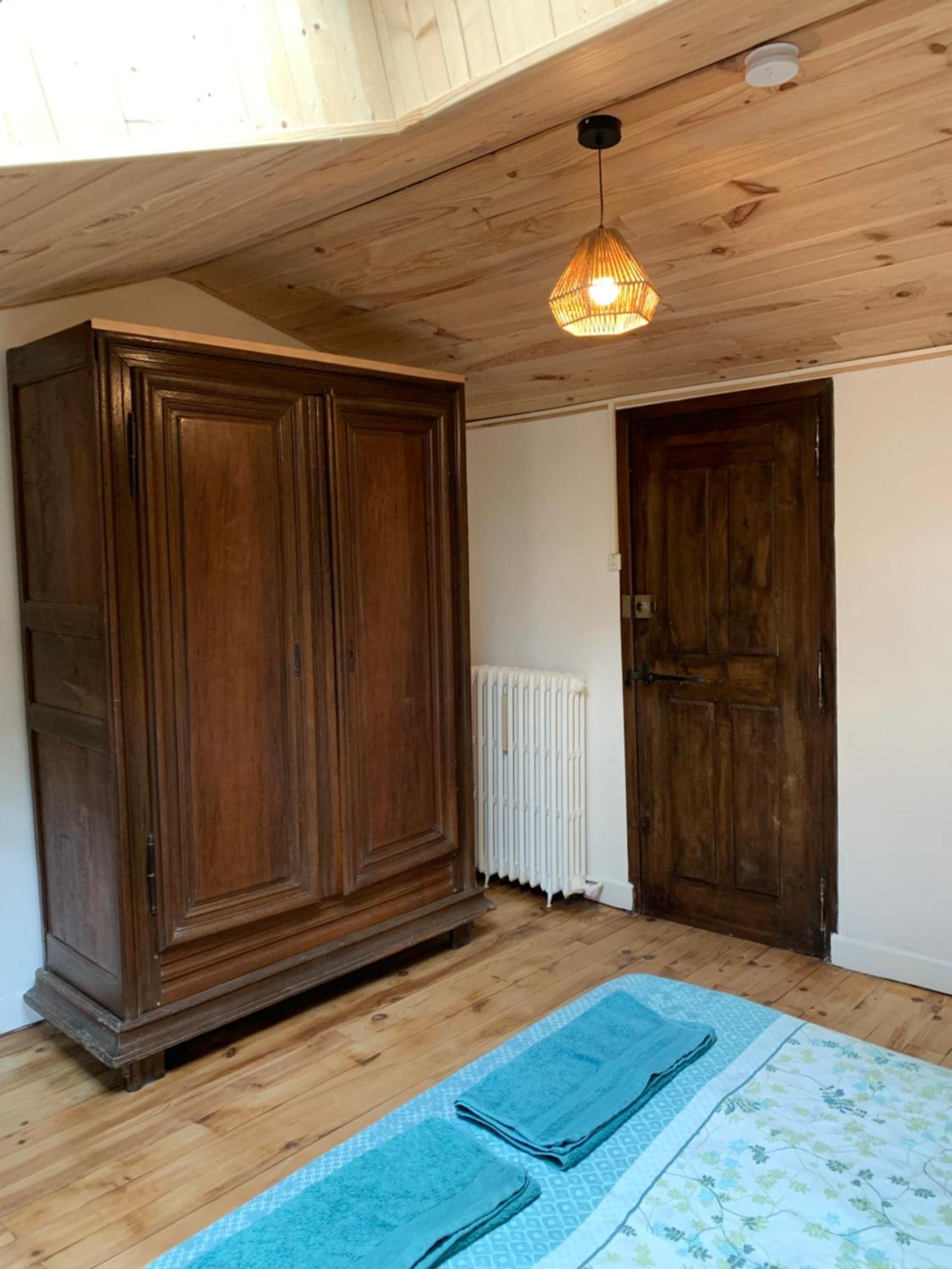 Les Favouilles - Gite & Chambres D Hotes Dauphin Værelse billede