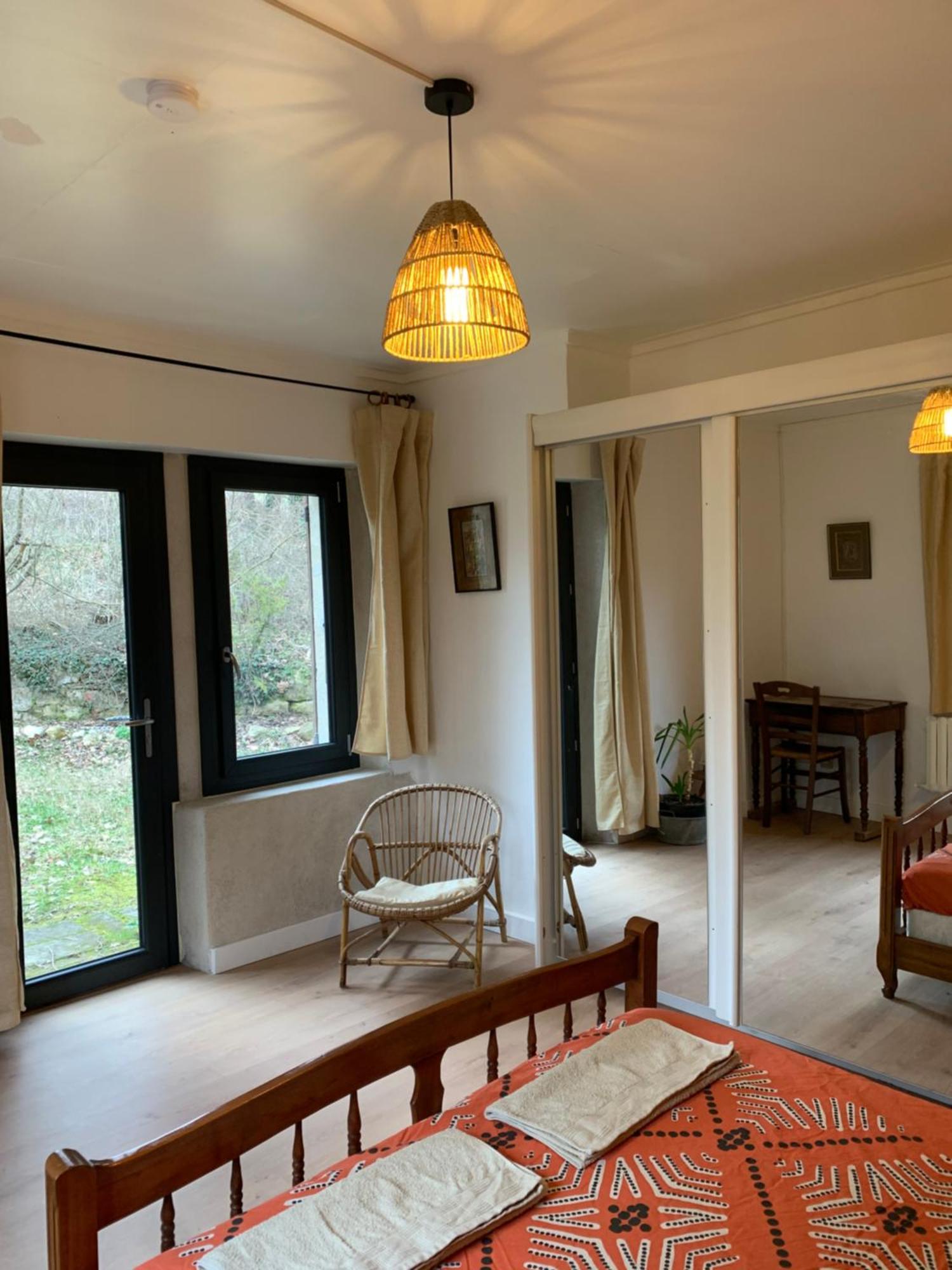 Les Favouilles - Gite & Chambres D Hotes Dauphin Eksteriør billede